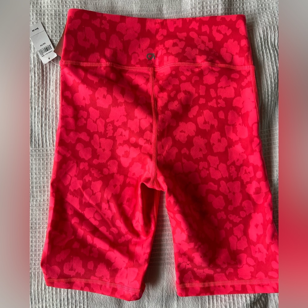 GAPFit High Rise Bike Short - Picture 2 of 3
